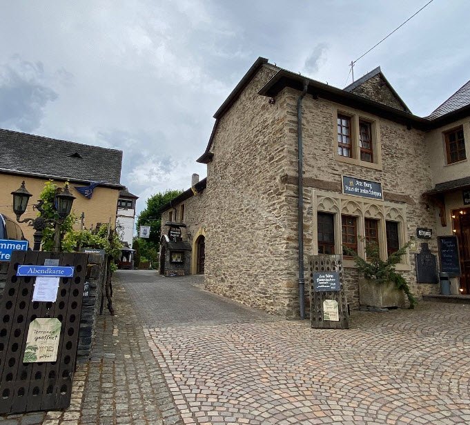 Alte Burg Longuich, Germany